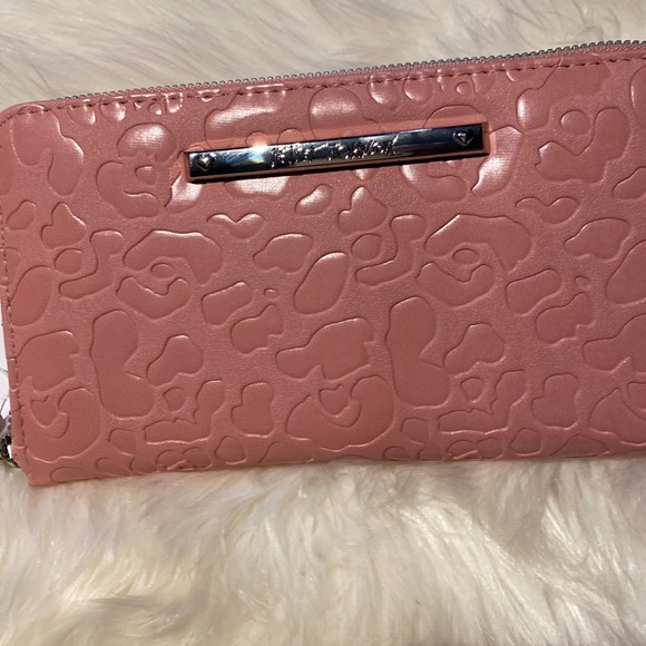 SOLD- Betsey Johnson wristlet wallet zip around Purse pink Leopard print NWT - Picture 5 of 5